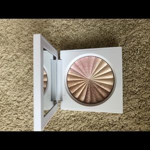 OFRA Highlighter